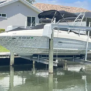 2006 Sea Ray 220 Sundeck