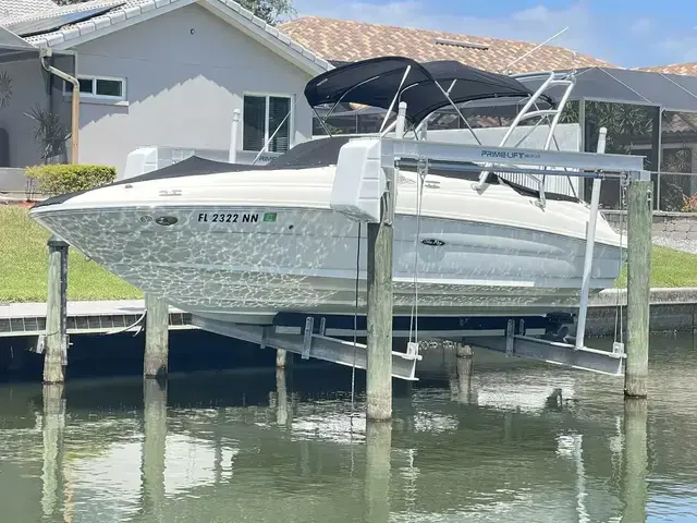 Sea Ray 220 Sundeck