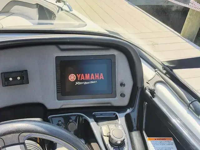 Yamaha AR240