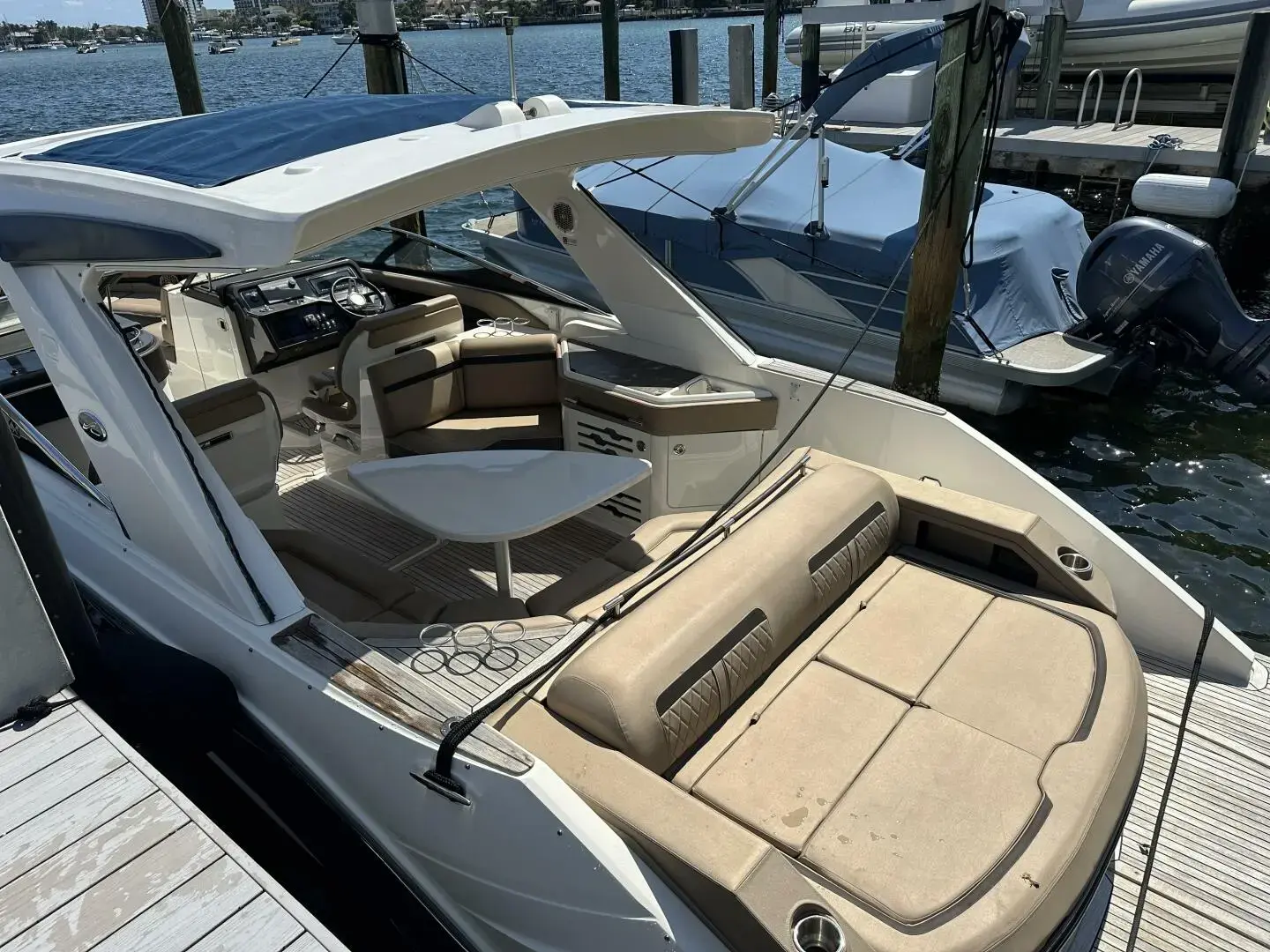 2016 Sea Ray 310 slx