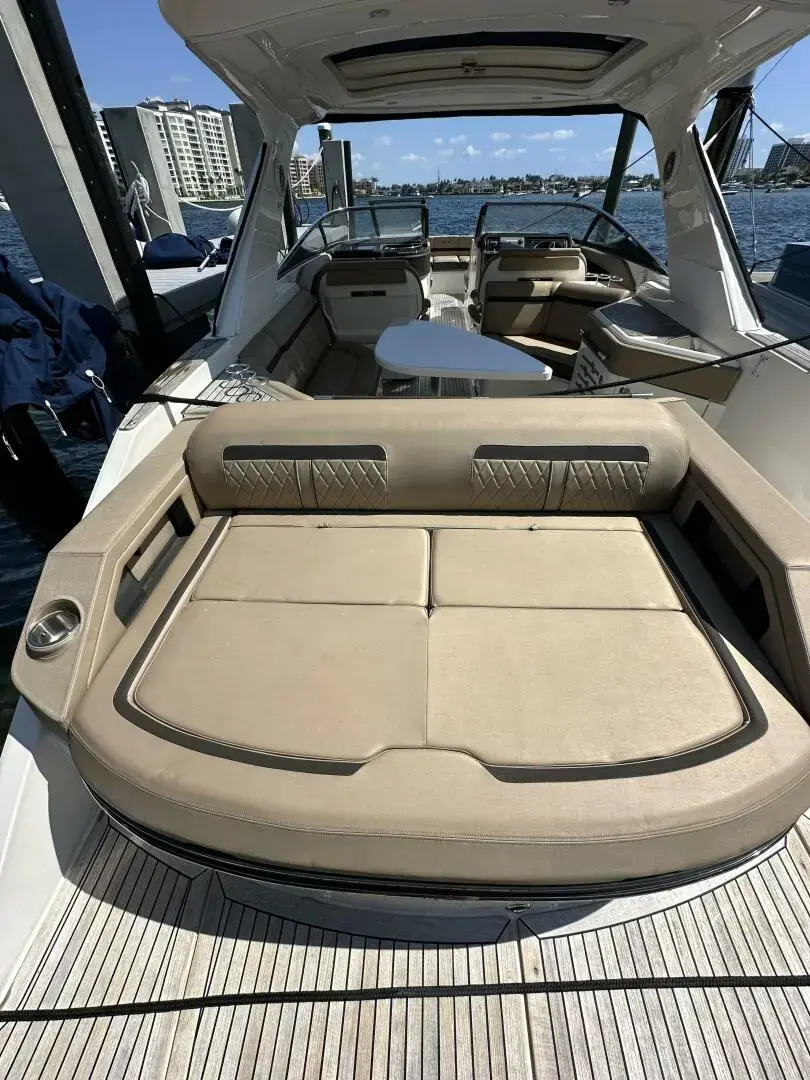 2016 Sea Ray 310 slx