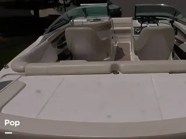 Sea Ray 220 Sundeck