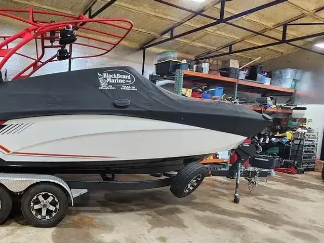 Yamaha Waverunner IV