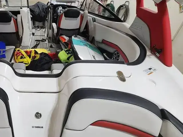 Yamaha Waverunner IV