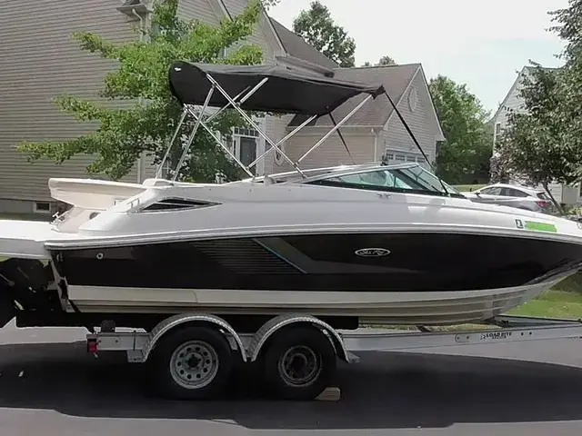 Sea Ray 220 Sundeck