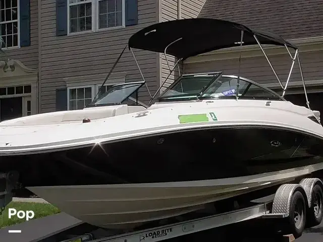 Sea Ray 220 Sundeck