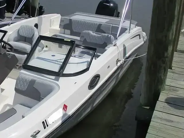 Bayliner Vr6