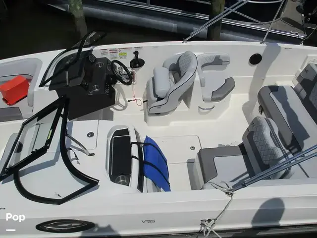 Bayliner Vr6