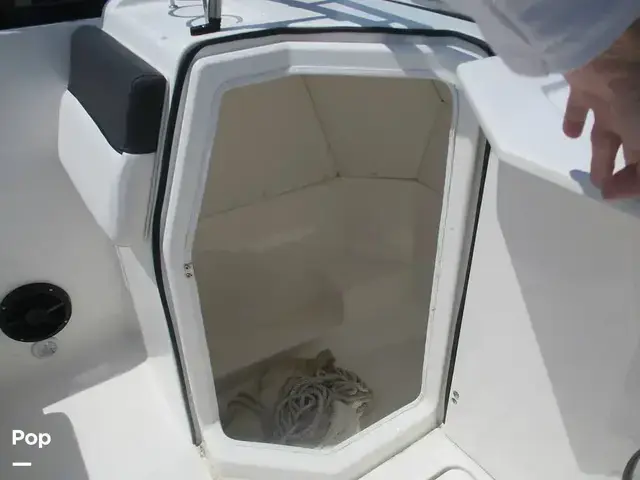 Bayliner Dx2200