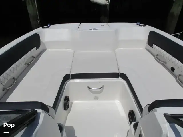 Bayliner Dx2200