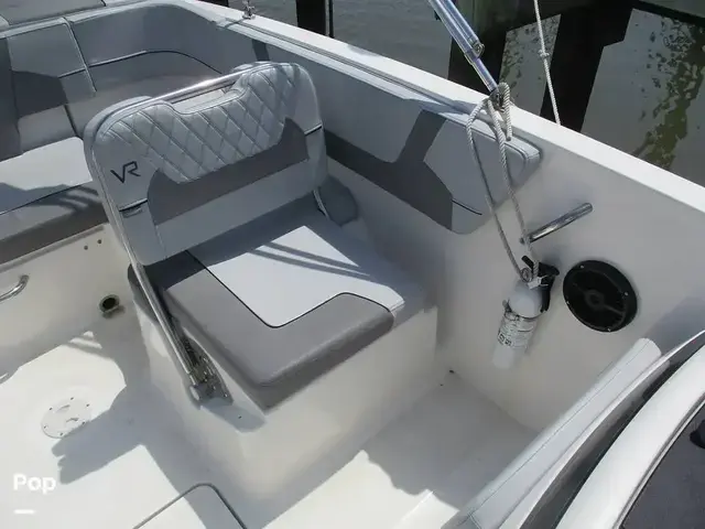 Bayliner Vr6