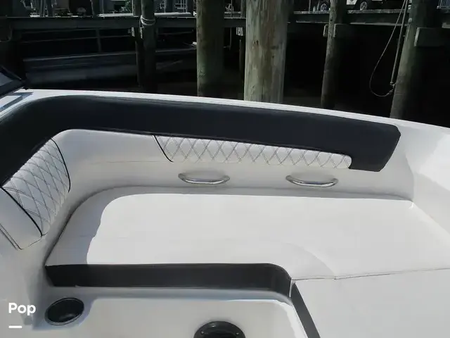 Bayliner Dx2200