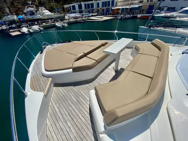 Ferretti Yachts 550