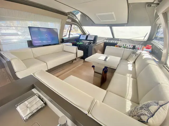 Ferretti Yachts 550