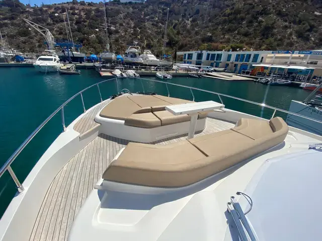 Ferretti Yachts 550