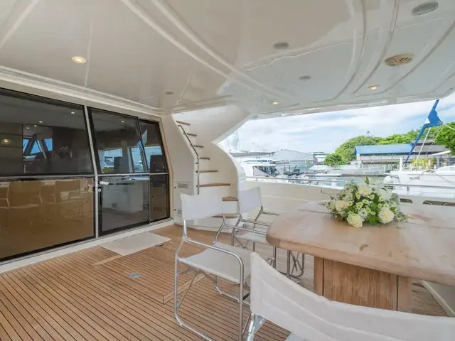 Ferretti Yachts 780