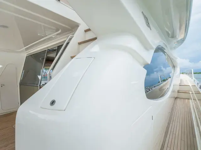 Ferretti Yachts 780