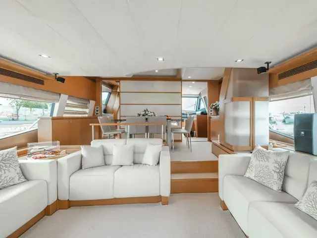 Ferretti Yachts 780