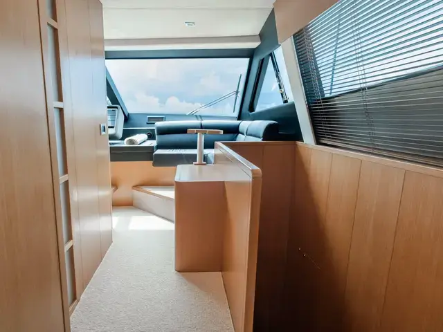 Ferretti Yachts 780