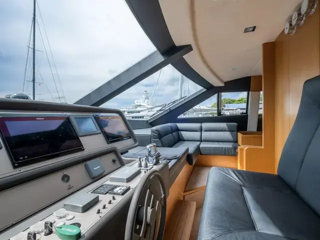 Ferretti Yachts 780