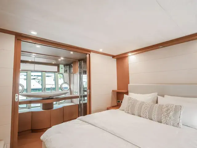 Ferretti Yachts 780