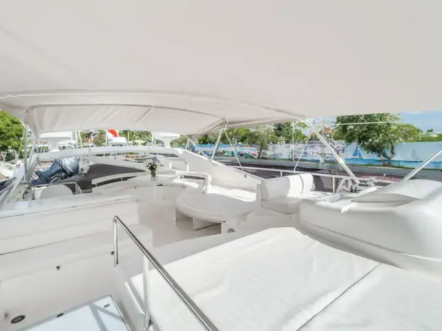 Ferretti Yachts 780