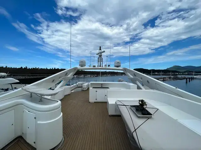 Ferretti Yachts Customline 112