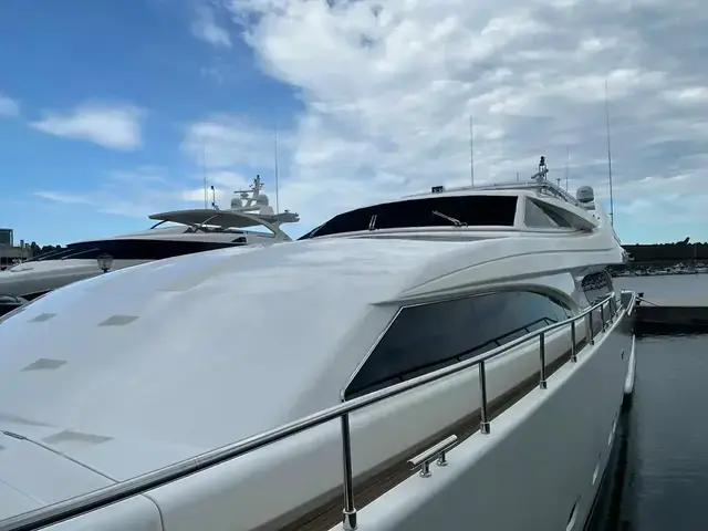 Ferretti Yachts Customline 112