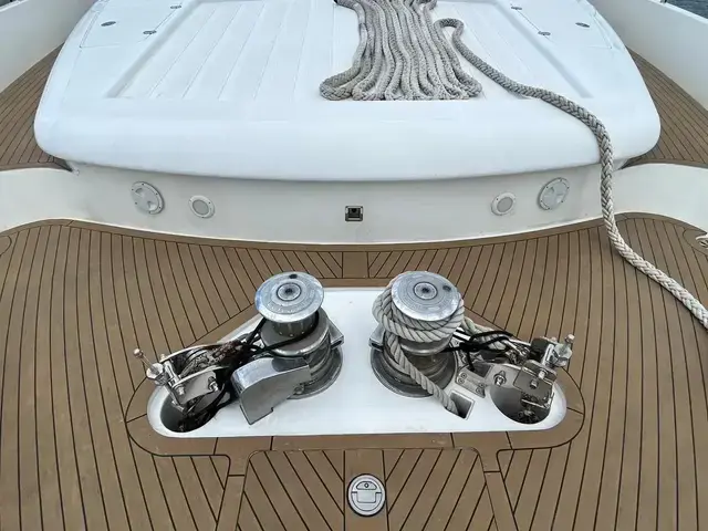 Ferretti Yachts Customline 112