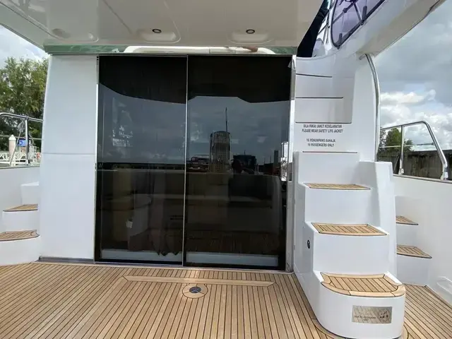 Azimut Magellano 43