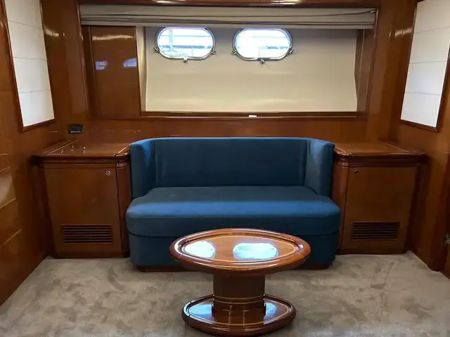 Ferretti Yachts Customline 112