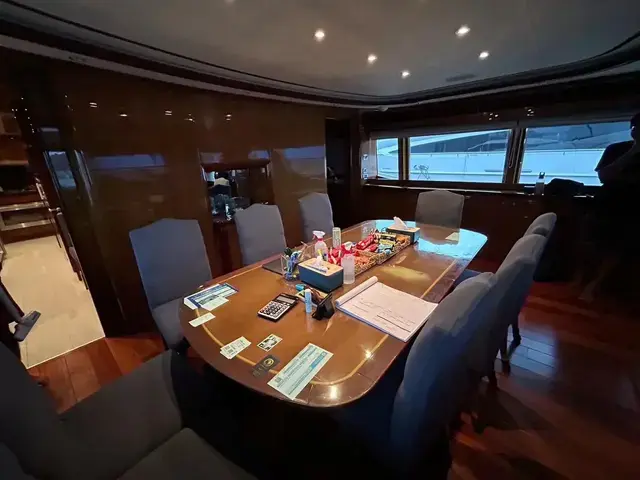 Ferretti Yachts Customline 112