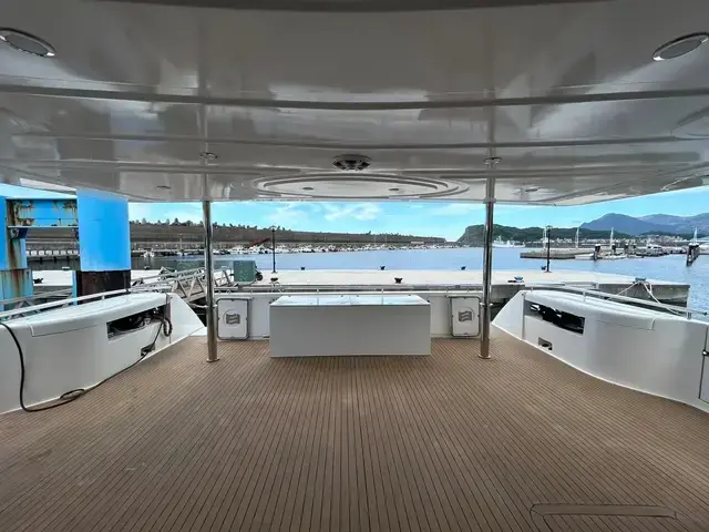 Ferretti Yachts Customline 112