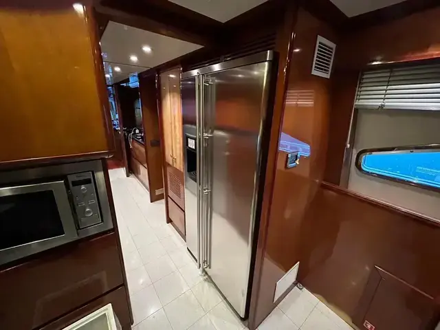 Ferretti Yachts Customline 112