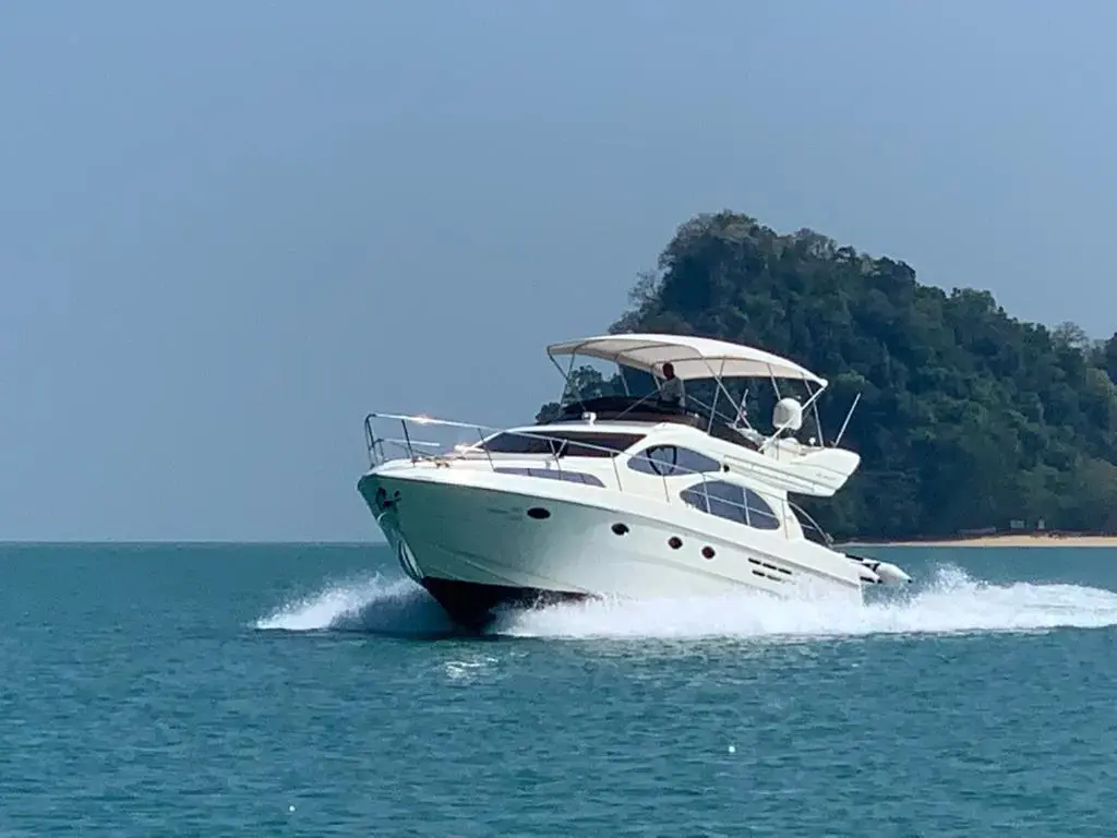 2007 Azimut 46 flybridge