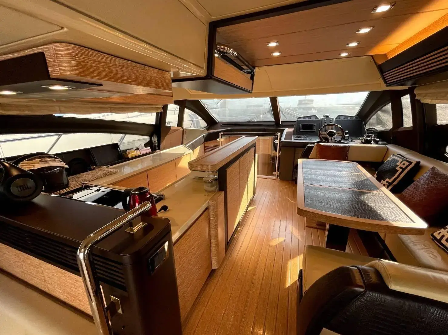 2014 Azimut 64