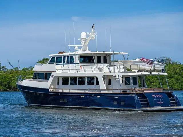 Marlow Explorer Enclosed Bridge (Cb)