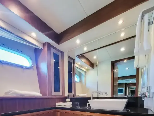 Sunseeker 86 Yacht