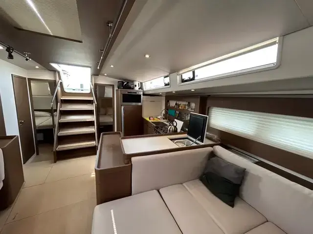 Beneteau Oceanis Yacht 54