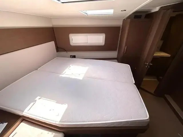 Beneteau Oceanis Yacht 54