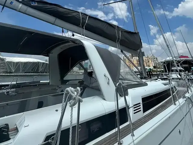 Beneteau Oceanis Yacht 54