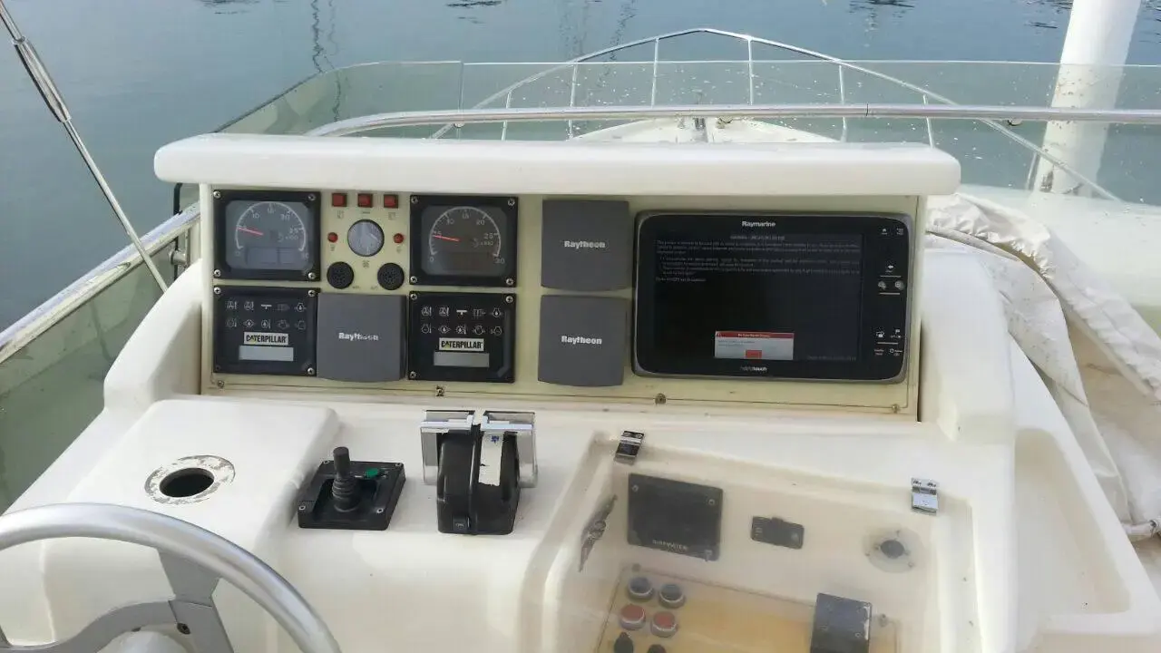 2002 Ferretti 53