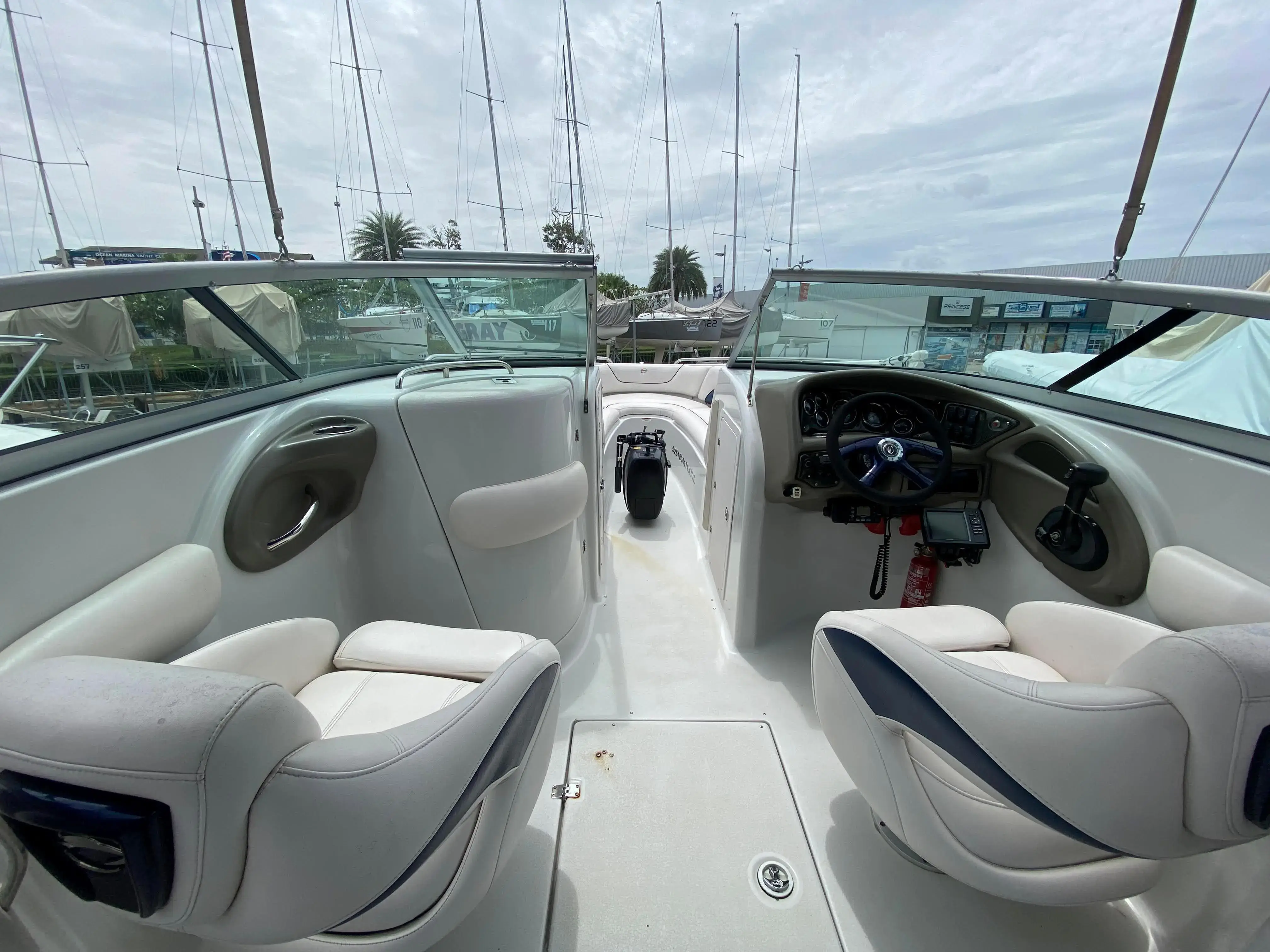 2009 Crownline bowrider 280