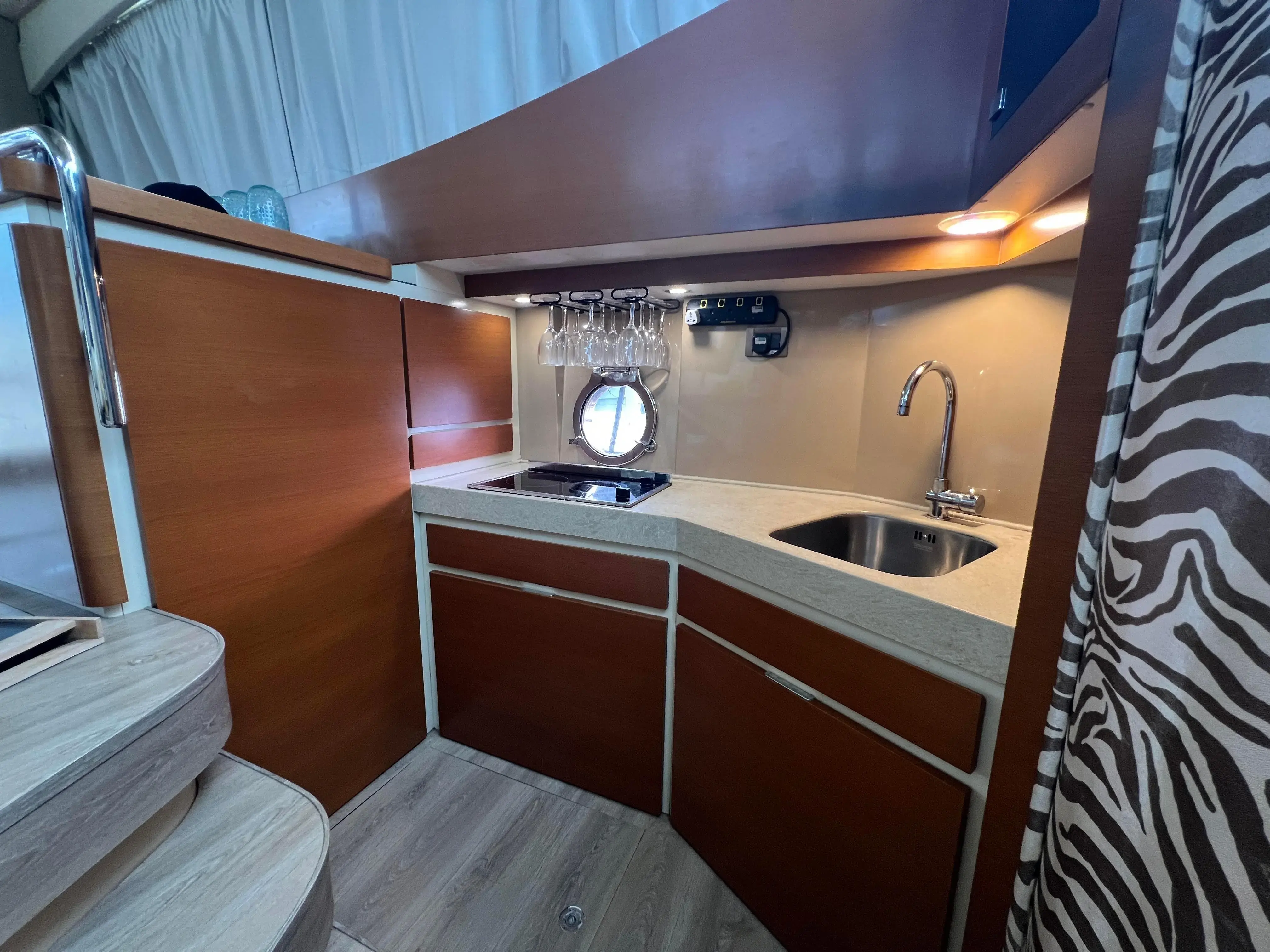 2013 Azimut 40 flybridge