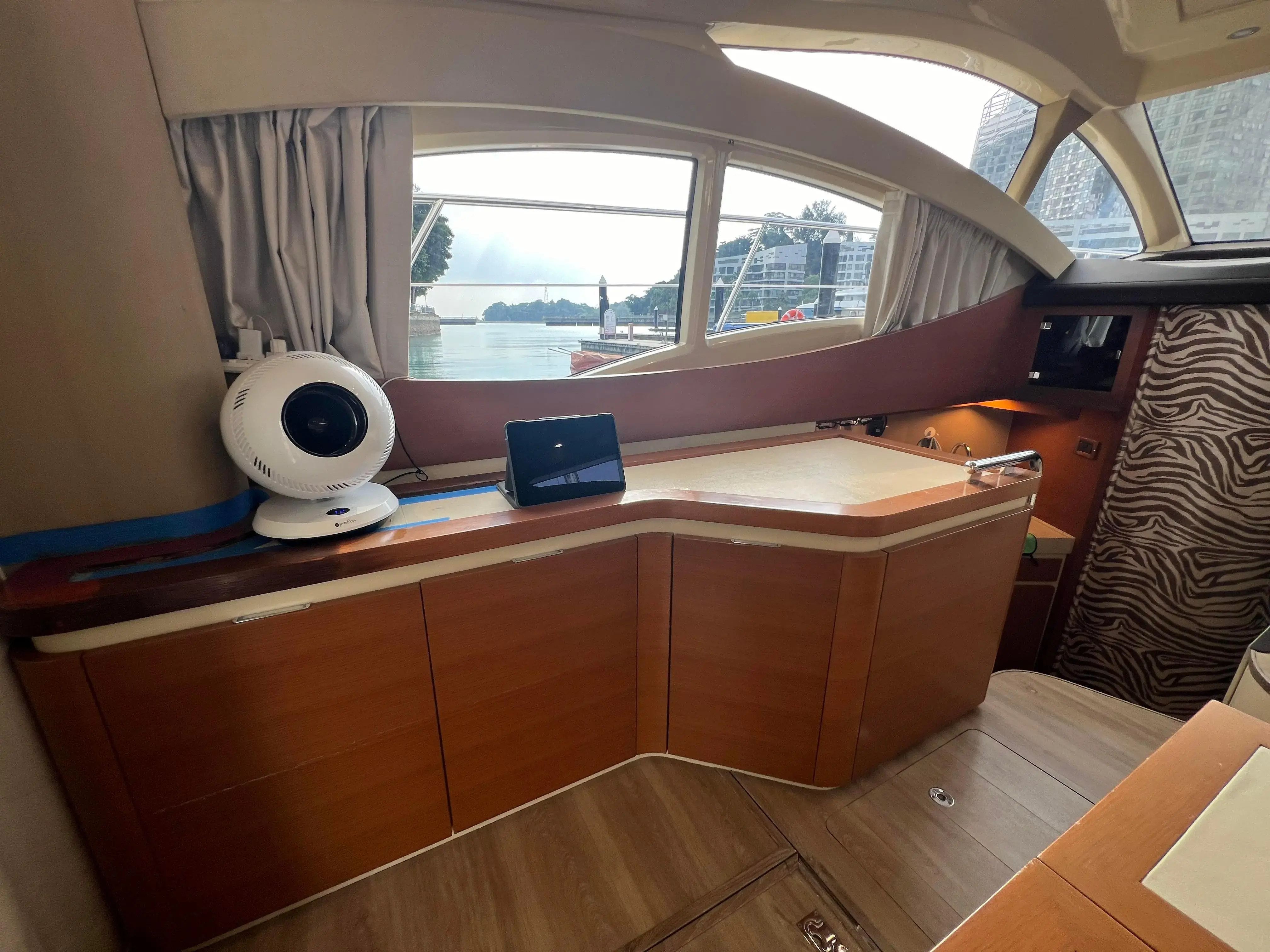 2013 Azimut 40 flybridge