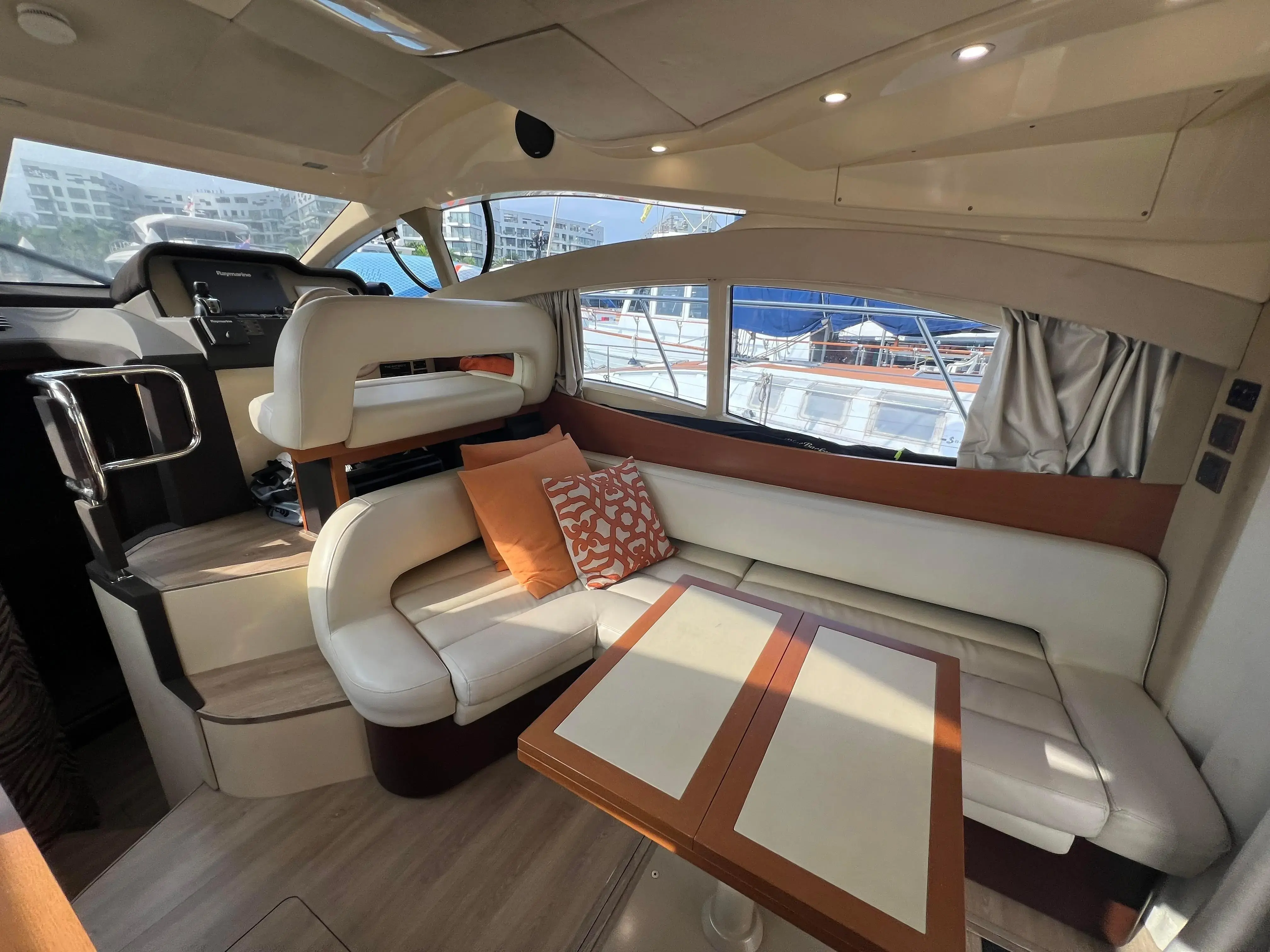 2013 Azimut 40 flybridge