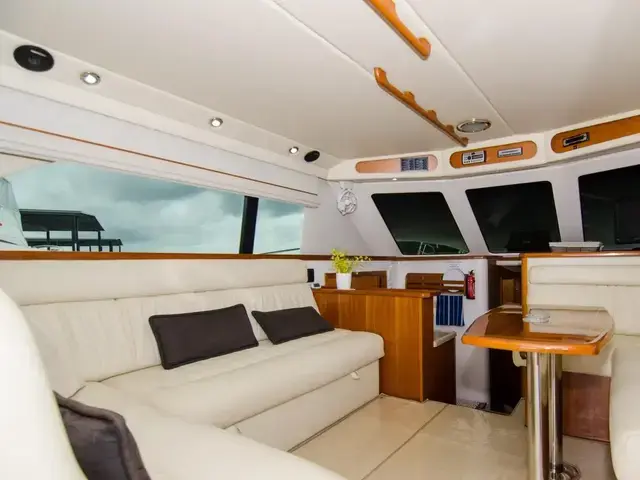 Riviera 37 Flybridge