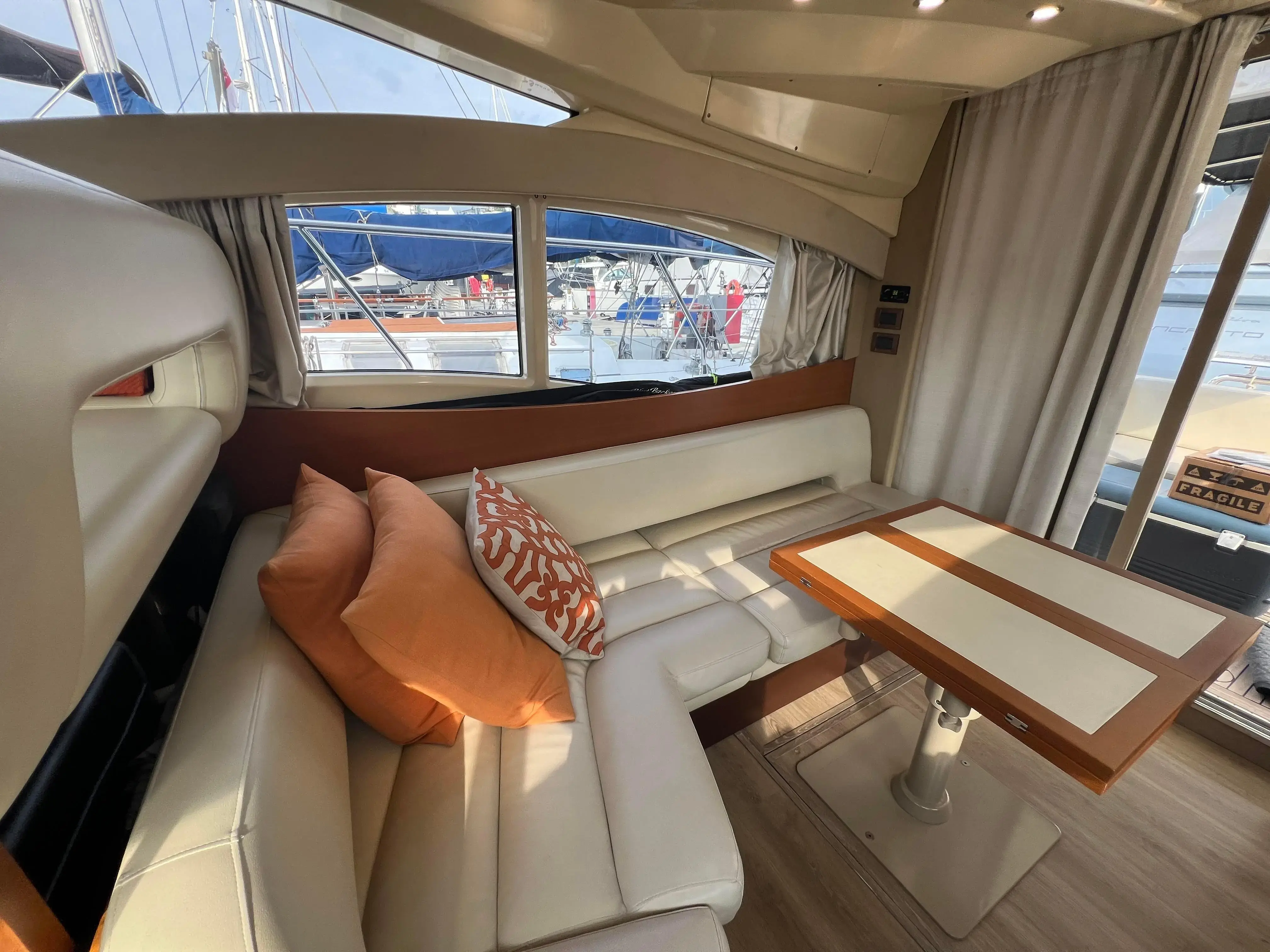 2013 Azimut 40 flybridge