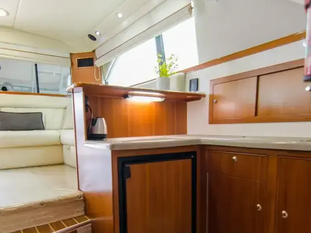 Riviera 37 Flybridge