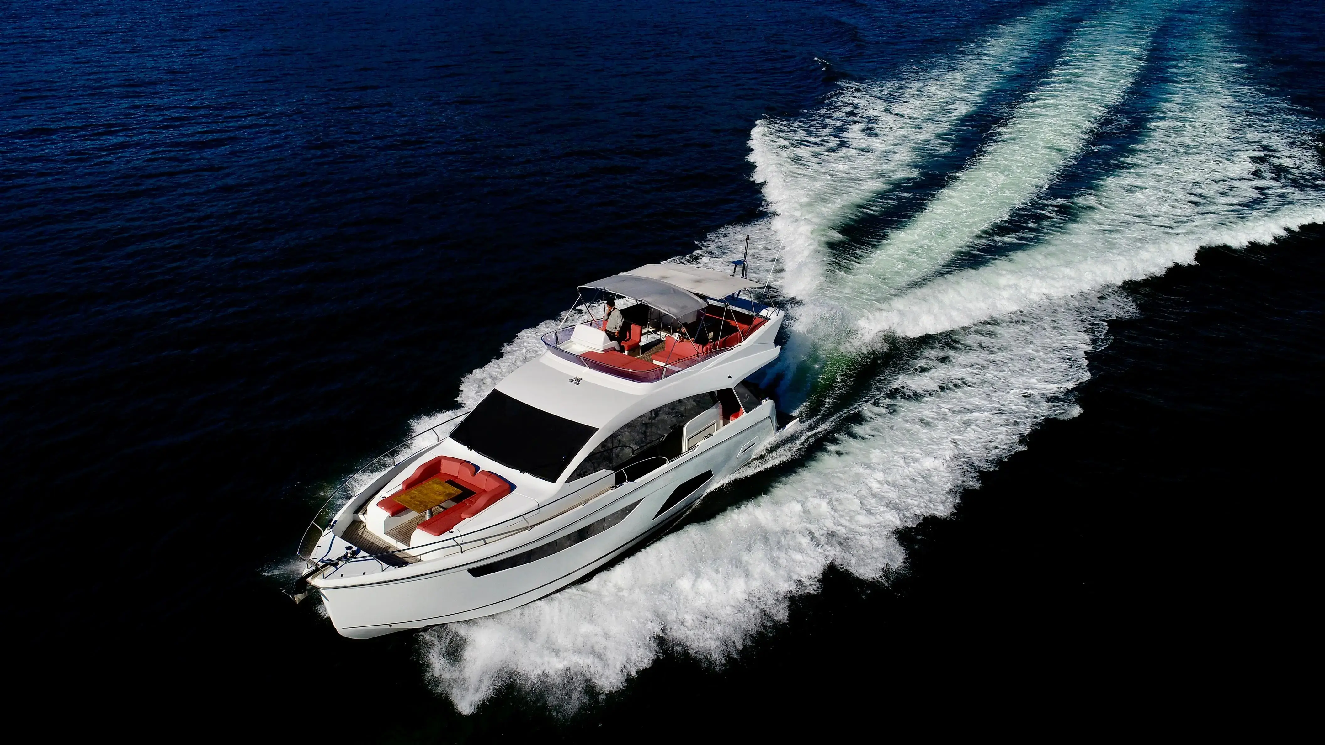 2017 Sealine f 530